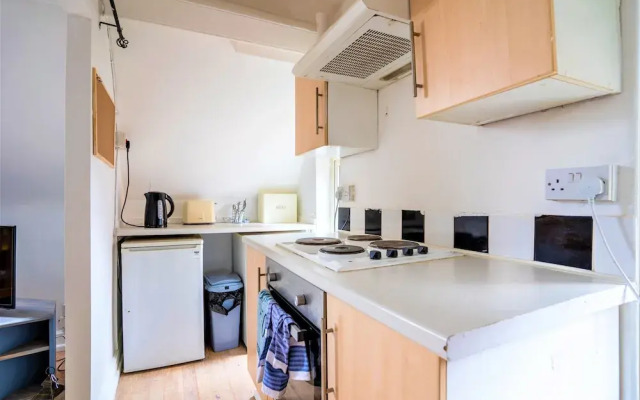 Travellers Stays In The Heart Of Orrell Park