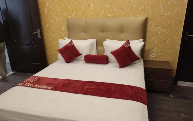 Hotel The Holiday