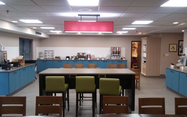 Country Inn & Suites by Radisson, Roanoke, VA