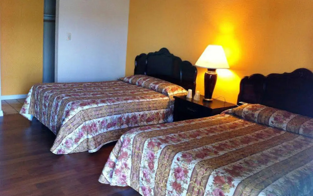 Holiday Motel Fresno