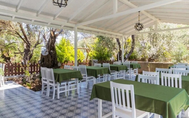 Karia Konuk Evi