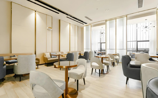 Echarm Hotel Guiyang Longdongbao International Airport Outlets
