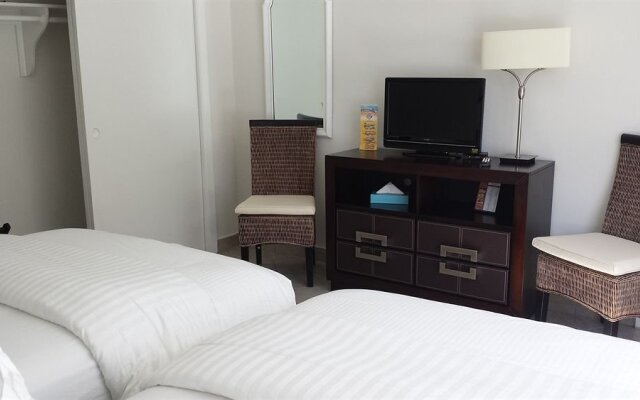 Captain's Quarters Resort