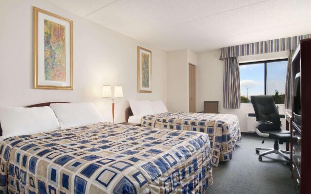 Travelodge by Wyndham Edmonton South