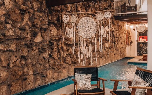 Ahava Hotel