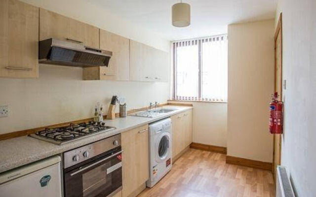 Crown Apartment