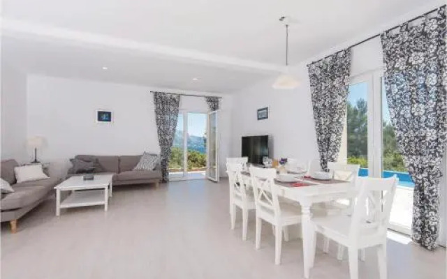 Holiday Home In Zrnovo