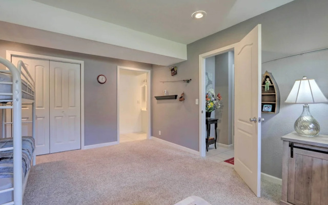 < 1 Mi to Marina: Family-friendly Osage Beach Home