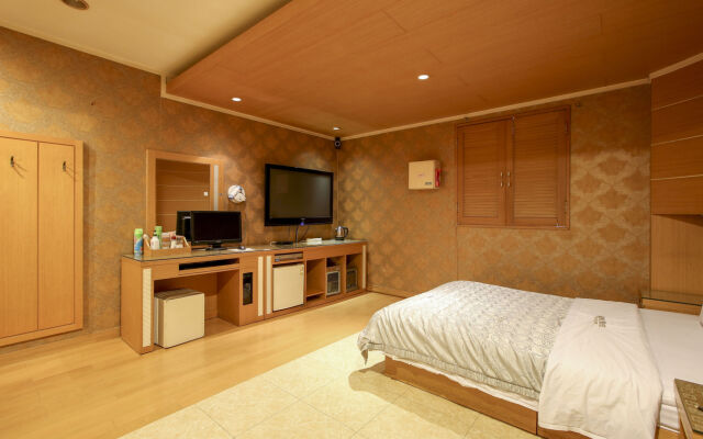 Rozy Hotel