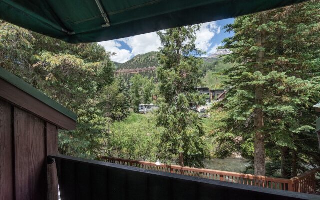 Manitou Lodge 9 Hotel Room by Alpine Lodging Telluride