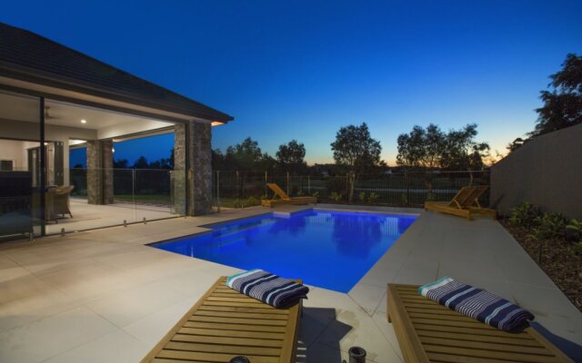 Hamptons ,  Sanctuary Cove