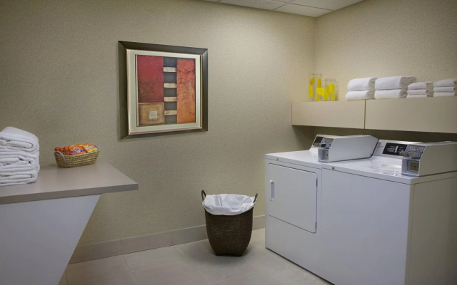 Courtyard by Marriott Toronto Brampton