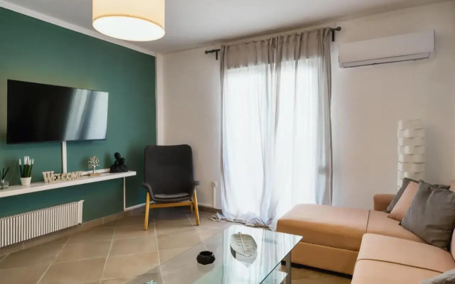 Central 2BR flat Glyfada Center