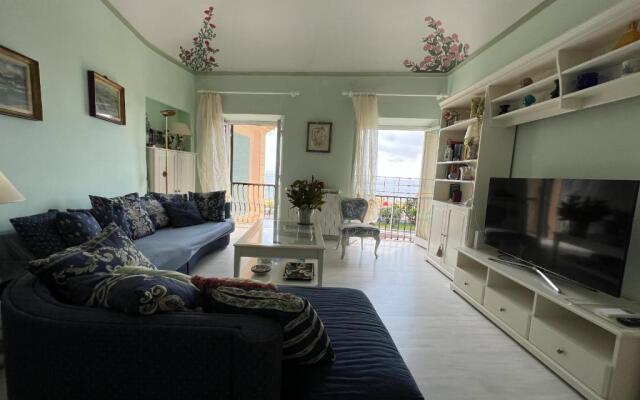 Splendido appartamento con vista mare su piazza Dante