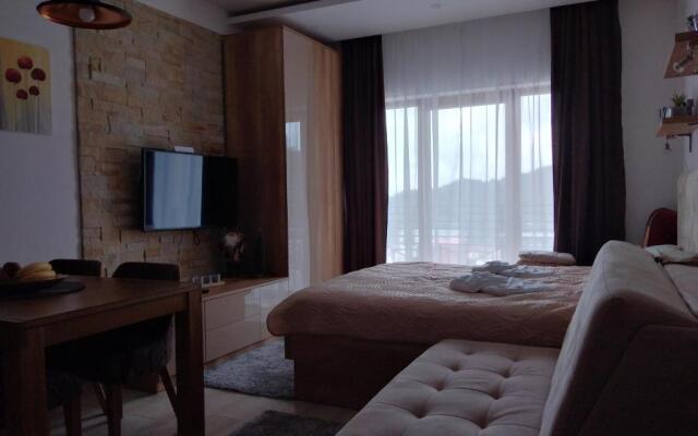 Apartment Deluxe Sunny Valley Milmari S8