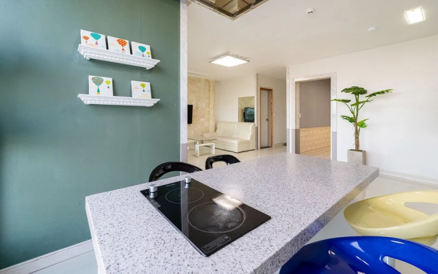 Pohang Pinewave Sea & Spa Pension