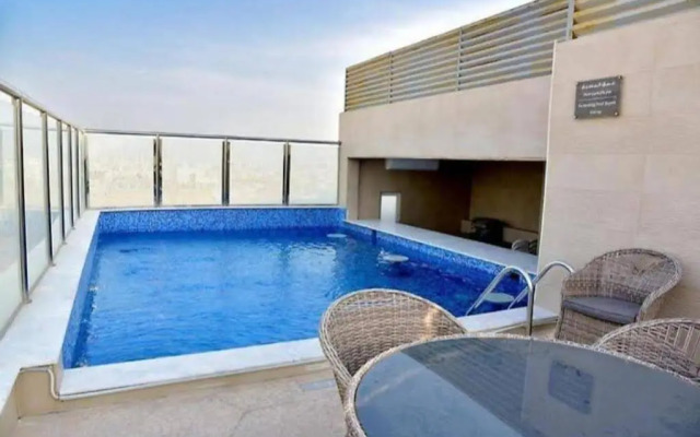 Lian Park Hotel