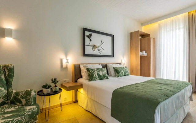 Kalamaki Luxury Suites