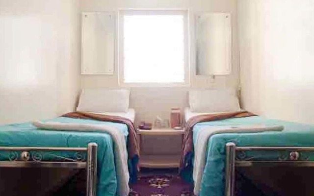 Hotel New India