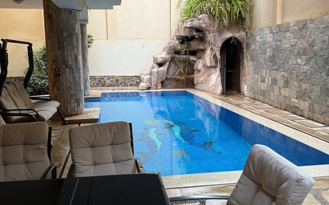 The Glasshouse Pools