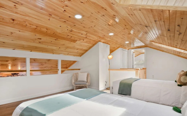 Waterfront Incredible Views Fire pit Renovated