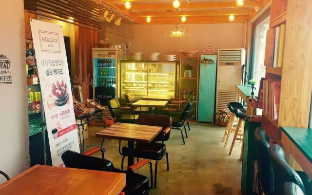 Darak Capsule Guesthouse - Hostel