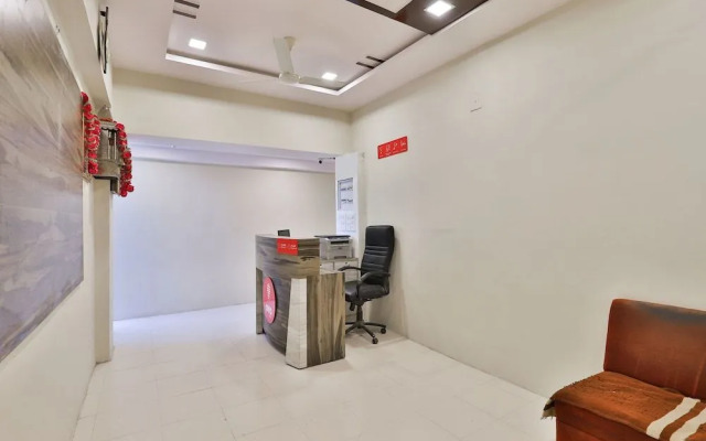 OYO 13598 Chandra Villas