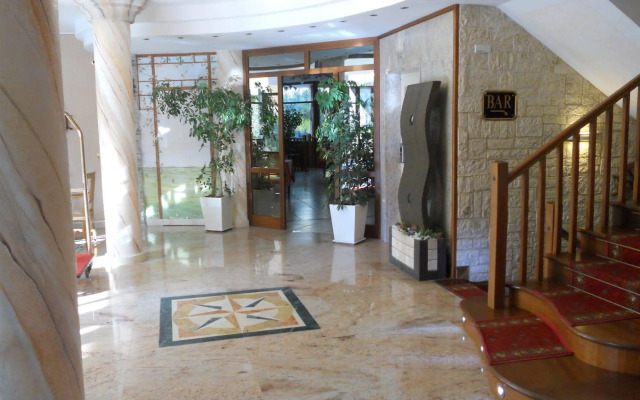 Lola Piccolo Hotel
