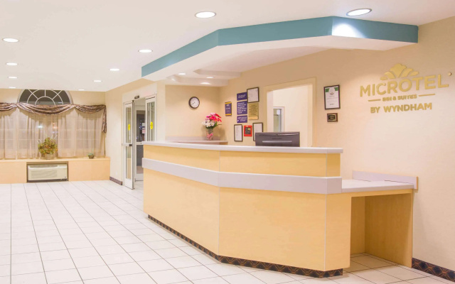 Microtel Inn & Suites by Wyndham Albertville