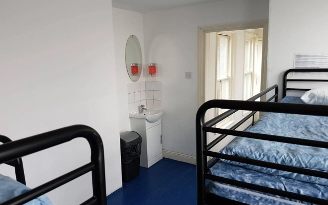 Smart Sea View Brighton Hostel