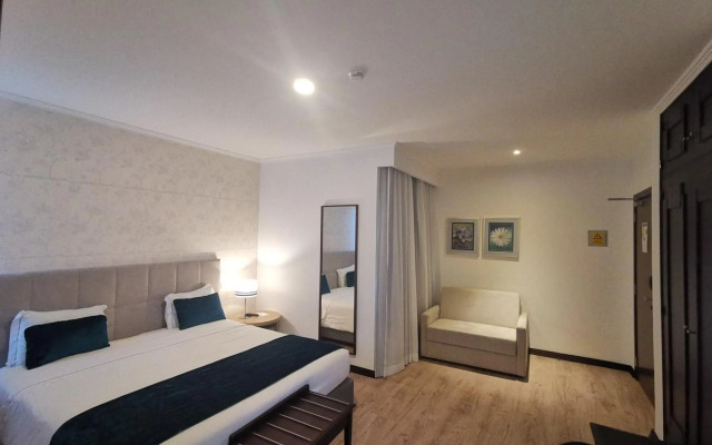Santa Cruz Village Hotel
