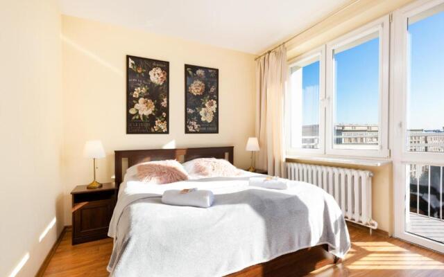 Apartments City Center Krucza by Renters
