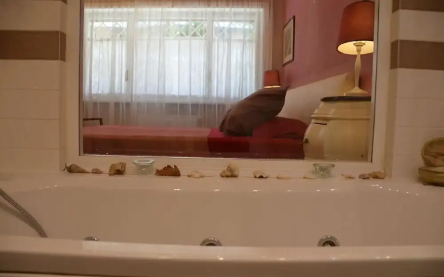 Superior 5 BD & BR Apt in Vatican Area