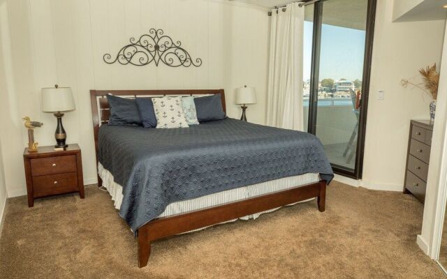 East Pass Towers 305 2 Bedroom Condo by RedAwning