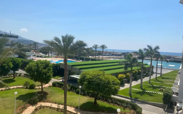 Stunning Sea Front Chalet In Tripoli
