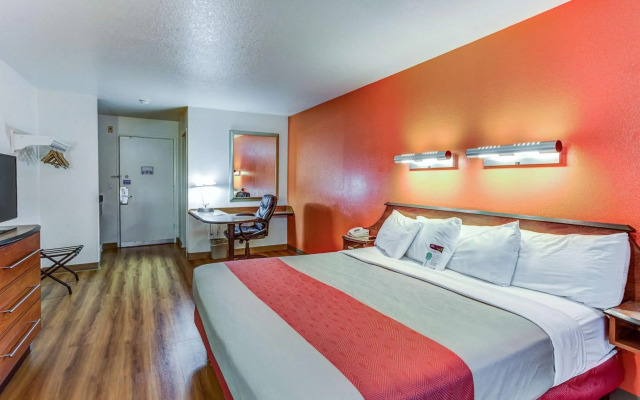 Motel 6 Portland, OR - Tigard West