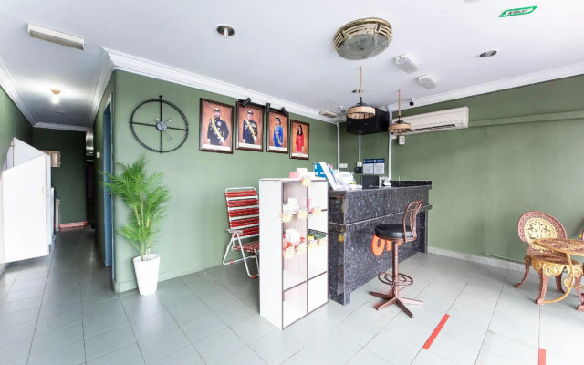 Apollo Hotel by OYO Rooms