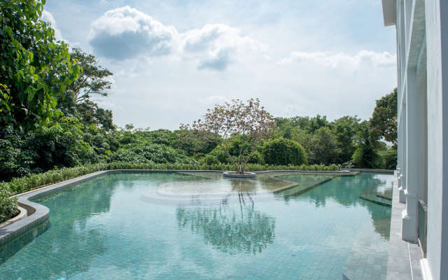 Marina Gallery Resort Kacha Kalim Bay