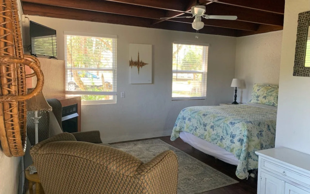 Nature Coast Inn and Cottages