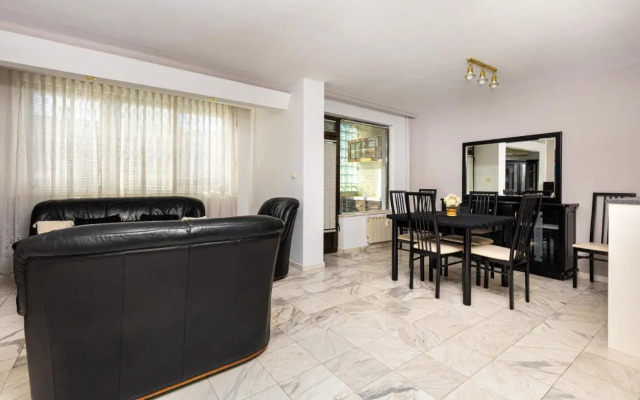 Spacious 2-Bedroom Maisonette in City Centre