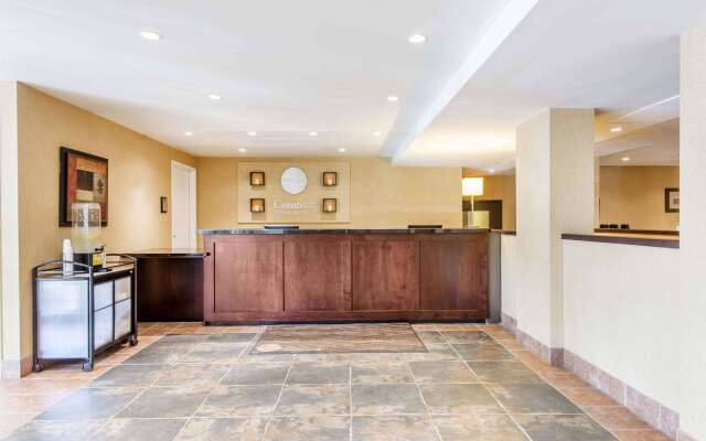 Comfort Inn & Suites