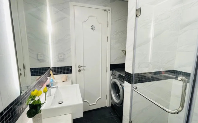 D El Dorado Westlake Luxury Apartments