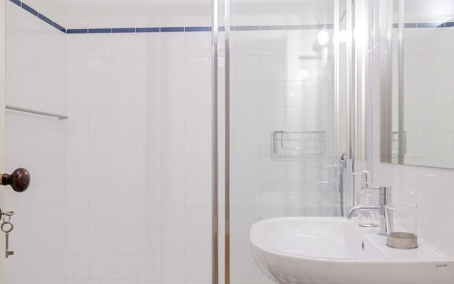 BOUTIQUE Rentals Flores Plaza