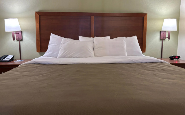 AmericInn by Wyndham Kewanee