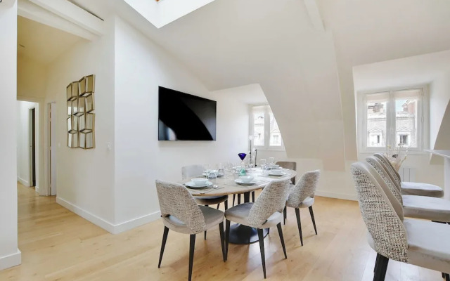 Apt a/c 3br/6p - Saint-lazare/les Champs Elysee