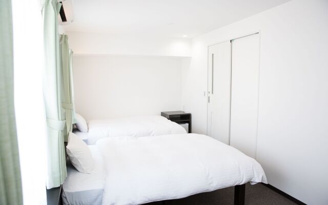 Universal Hotel Reborn