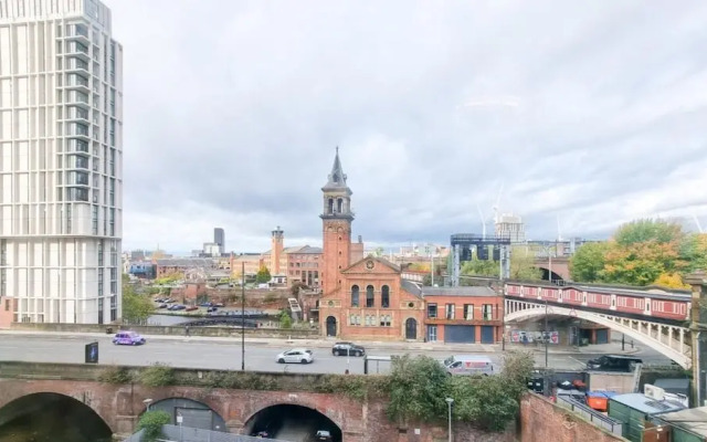 Luxury Apartment Canal View Castlefield - Parking