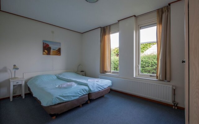 Detached Bungalow, in a Holiday Park Within Walking Distance of the Beach