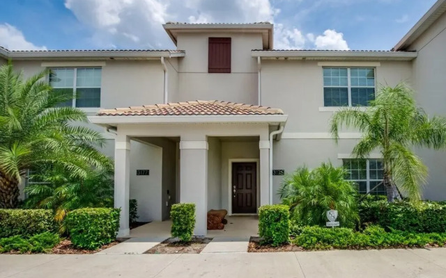 Romeo Circle Stoey Lake