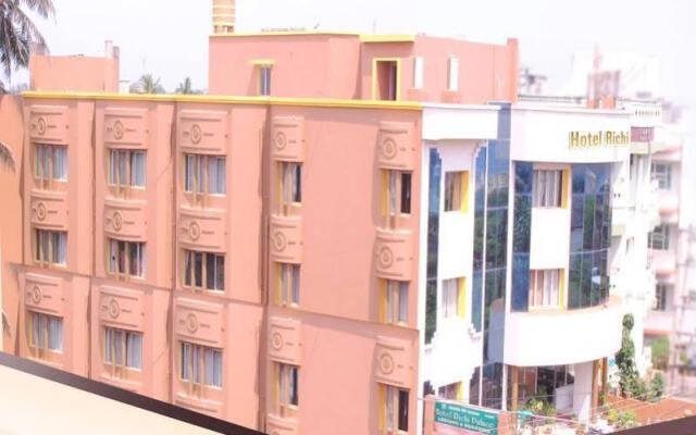 Hotel Richi Palace